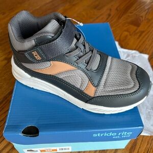 Stride rite Wilson shoes size 2
